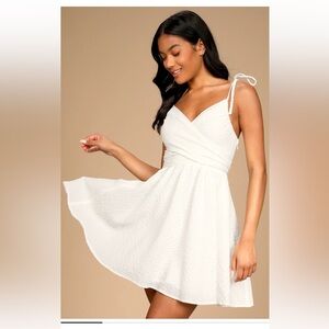New without tags Lulu’s Cute & Sweet White Tie-Back Mini Skater Dress size M